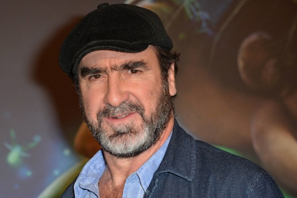 Eric Cantona persiste et signe : il s’attaque à nouveau à Didier Deschamps