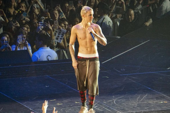 Scandale : Justin Bieber complètement bourré et en playback sur scène