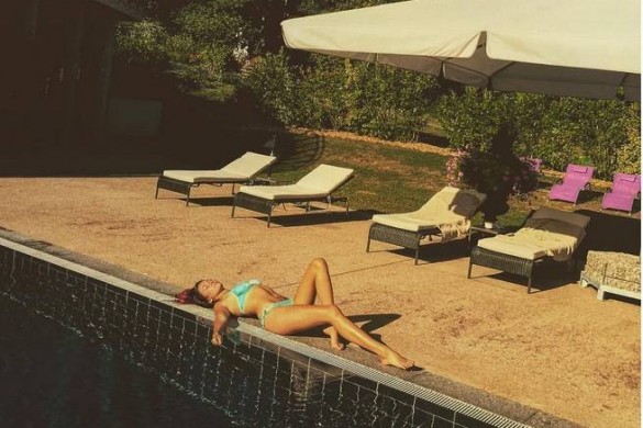 Delphine Wespiser fait monter la température sur Instagram (photos)