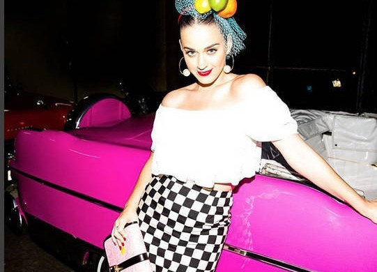 Katy Perry a 32 ans : retour sur ses looks les plus déjantés ! (photos)