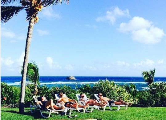 Paris Hilton, Sonia Rolland… Où les stars passent-elles leurs vacances ? (photos)