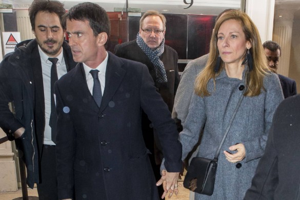 Anne Gravoin aux petits soins pour son mari Manuel Valls 