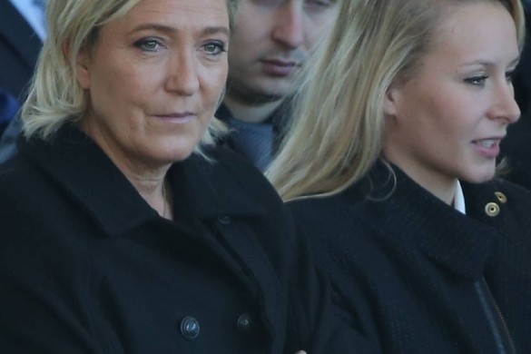 20H People : un candidat de DALS éliminé, Karine Ferri émue, le cadeau empoisonné de Le Pen à Ménard