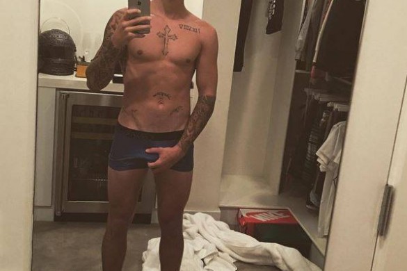 Justin Bieber affole avec un selfie à moitié nu