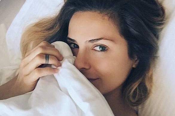 Clara Morgane toute nue dans son lit : elle fait grimper la température dès le réveil ! (Photos)