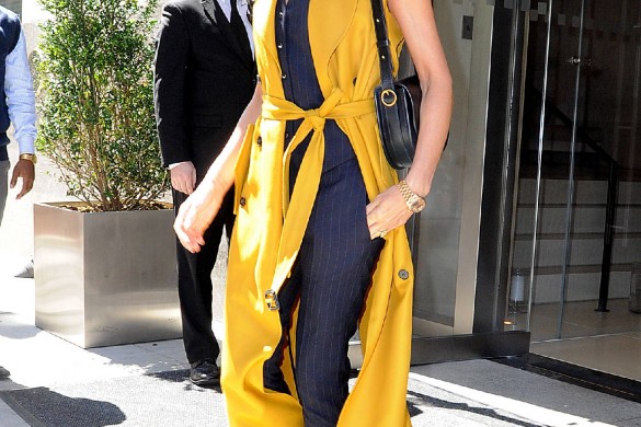 Victoria Beckham passe au jaune