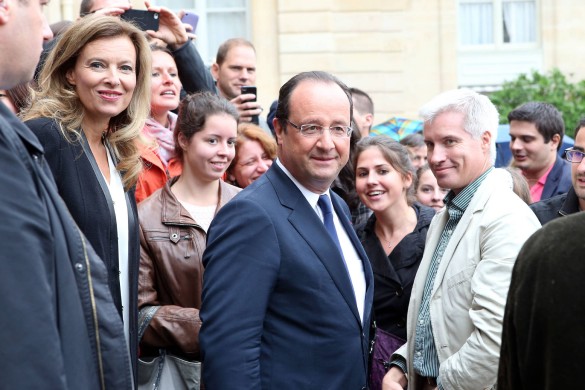20H People : Les « sans-dents », Valérie Trierweiler, Julie Gayet… François Hollande répond sur tout !