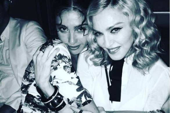 Madonna très attentionnée pour les 20 ans de sa fille Lourdes Leon (Photos)