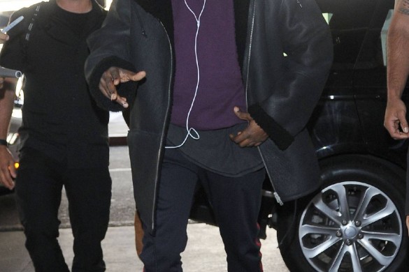 Kanye West hospitalisé pour une évaluation psychiatrique, sa tournée annulée
