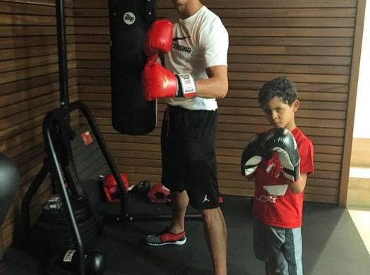 On adore les voir grandir… Le fils de Cristiano Ronaldo fait tout comme papa (photos)