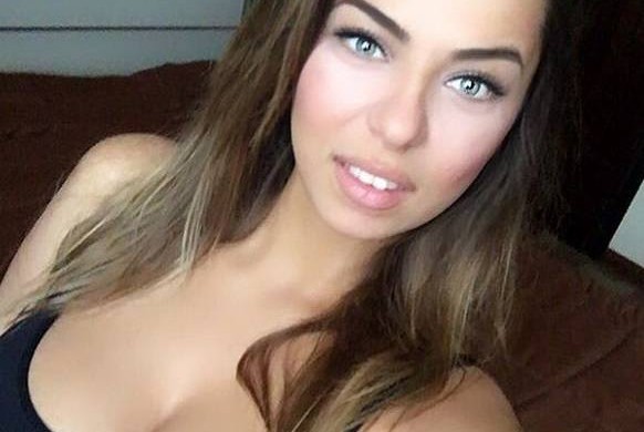 Euro 2016 : Qui est Rike Roci, la supportrice albanaise ultra sexy qui enflamme le web ? (Photos)