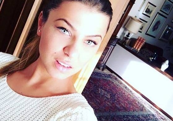 Euro 2016 : Qui est Rike Roci, la supportrice albanaise ultra sexy qui enflamme le web ? (Photos)
