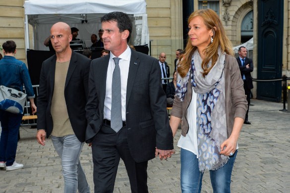 Anne Gravoin et Manuel Valls main dans la main pour participer à la Fête de la musique (vidéo)