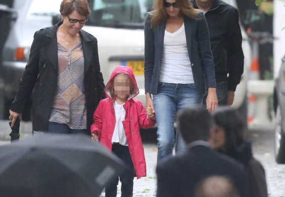 Giulia Sarkozy a fait sa rentrée avec sa maman Carla Bruni ! (photos)