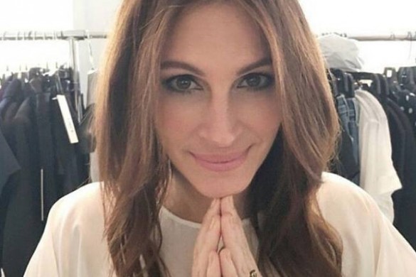 Julia Roberts, toujours aussi sexy, affiche ses jambes interminables ! (Photo)