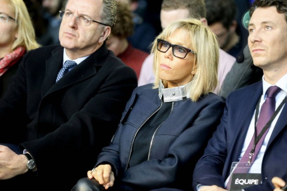 Brigitte Macron : son look fait le buzz