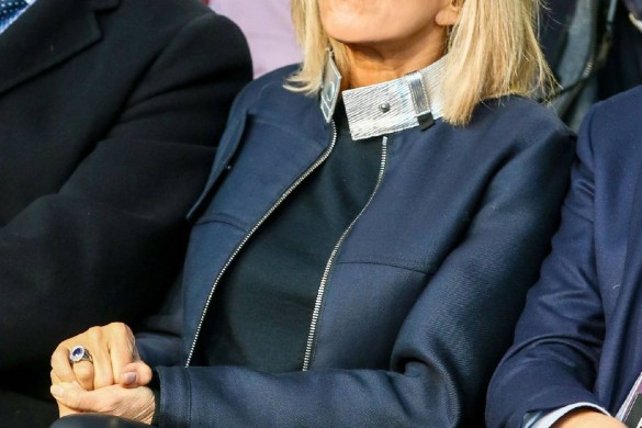 Brigitte Macron : son look fait le buzz