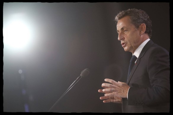 « Il fallait qu’il parte (du Stade de France) pour qu’on gagne » : Nicolas Sarkozy raillé par le clan Hollande