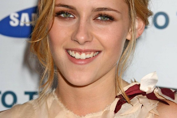 Coiffures de Kristen Stewart : brune, blonde elle a tout essayé !