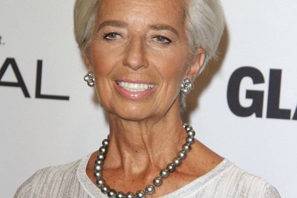 Christine Lagarde très élégante en longue robe de soirée (photos)