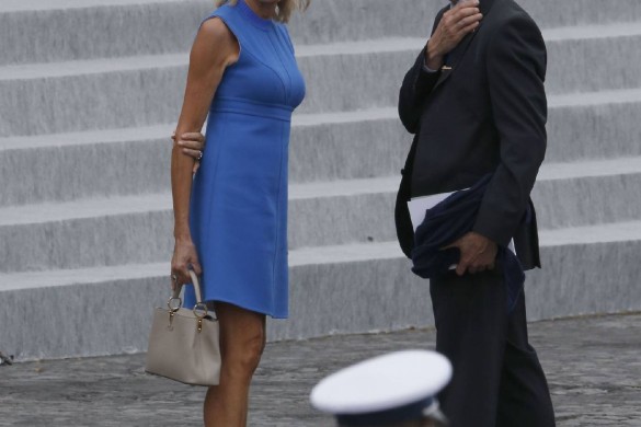 Quand les jambes de Brigitte Macron font le buzz !