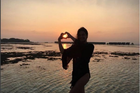 Laetitia Milot, heureuse et amoureuse aux Maldives (Photos)