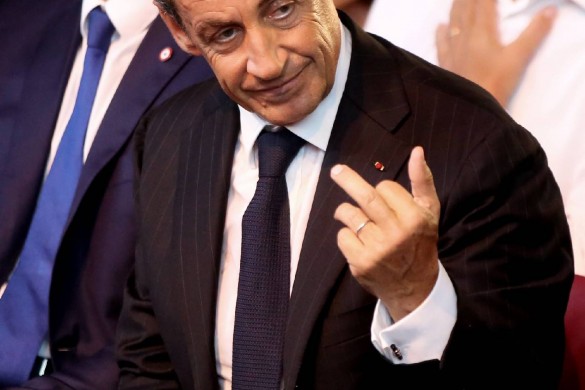 Le livre de Nicolas Sarkozy détourné pour faire la promotion… de nains de jardin !