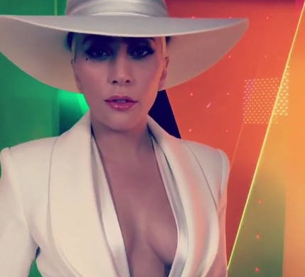 Lady Gaga poste un selfie au naturel pour remercier ses fans
