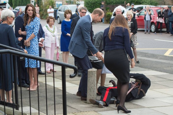 Le prince William vole au secours d’un Lord qui tombe en pleine rue à Londres !