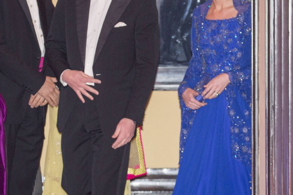 Kate Middleton ravissante au bras du prince William lors de son voyage en Inde (photos)