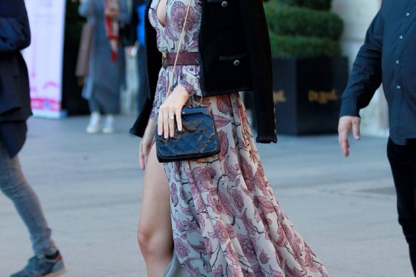 Miranda Kerr ultra sexy : attention au coup de vent ! (photos)