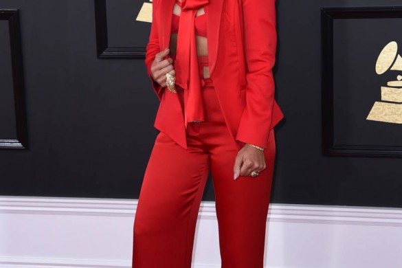 Rihanna, Jennifer Lopez, Adele… Découvrez les plus beaux looks des Grammy Awards 2017 (photos)