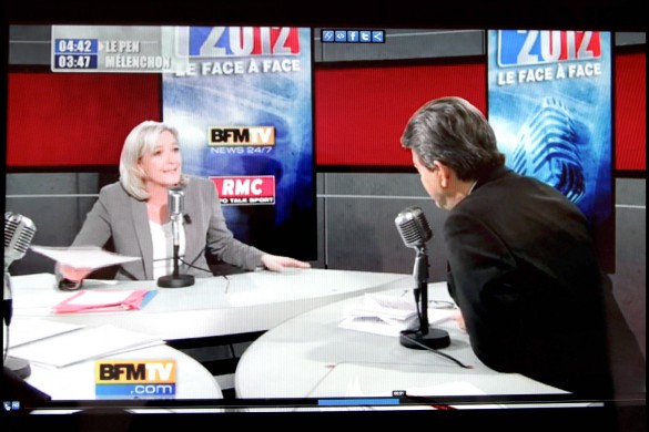 Quand Jean-Luc Mélenchon trolle l’affiche de Marine Le Pen sur l’affaire des « Panama Papers » (Photo)