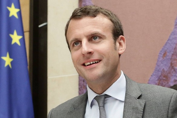 « On ne tutoie pas un ministre » : Emmanuel Macron persiste et signe après l’affaire du t-shirt