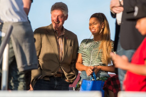 Beyoncé fête ses 35 ans entourée de Bill Clinton ! (photos)