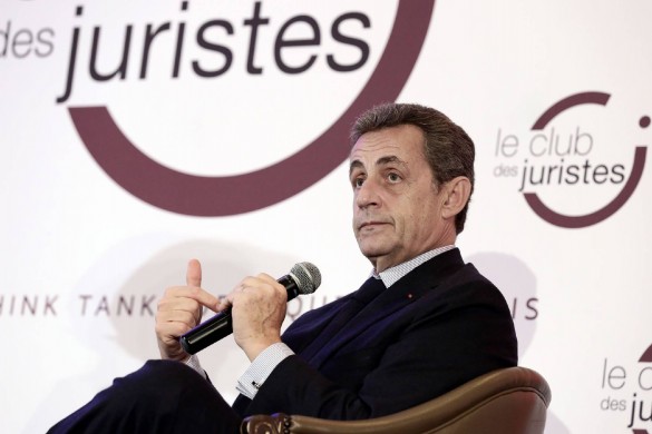 Primaire à droite : les humoristes ironisent sur la claque de Nicolas Sarkozy