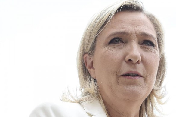Marine Le Pen ravie de son tête-à-tête avec Karine Le Marchand