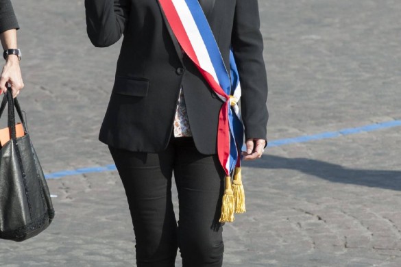 Trahie, Anne Hidalgo a voulu quitter François Hollande 