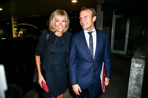 A la rue ! Emmanuel et Brigitte Macron sont SDF !