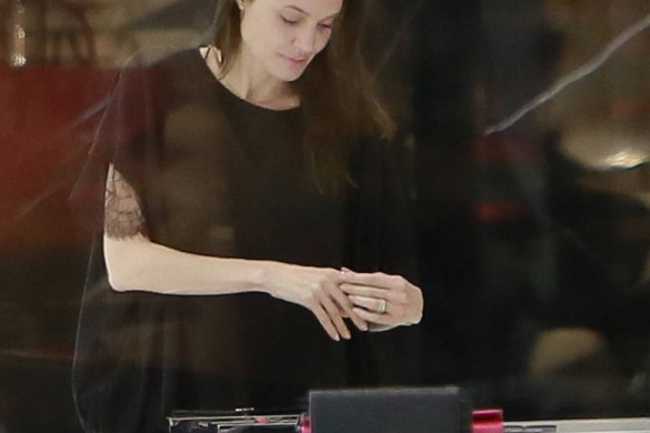Quand Angelina Jolie a-t-elle décidé de divorcer ?