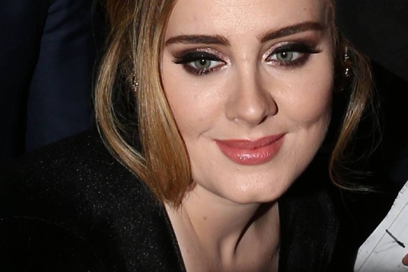 Adele affirme que la cigarette a embelli sa voix