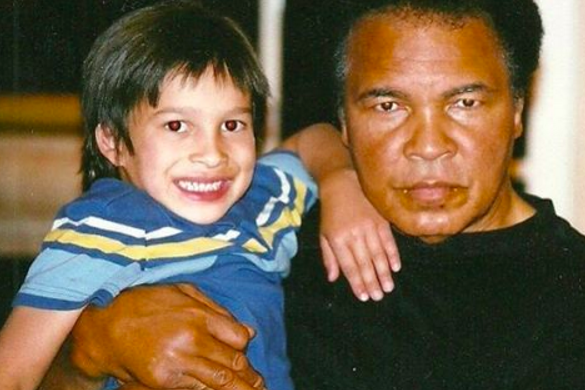 Mohamed Ali : Vous allez craquer pour son petit fils Biaggio Ali Walsh (Photos)
