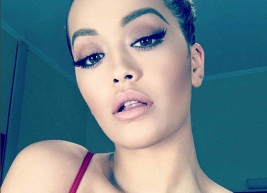 Sexy ! Rita Ora dévoile sa poitrine sur Instagram (photo)