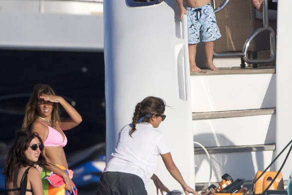 Lionel Messi profite de son yacht de luxe à Ibiza (Photos)