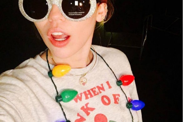 Miley Cyrus, Alexandra Rosenfeld… les stars fières de leur pull de Noël